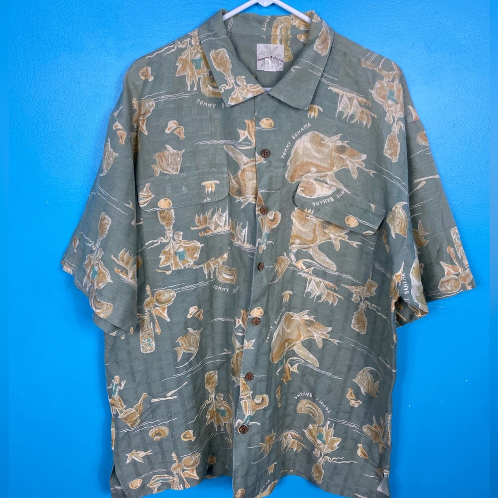 Tommy‎ Bahama Hawaiian Button Up